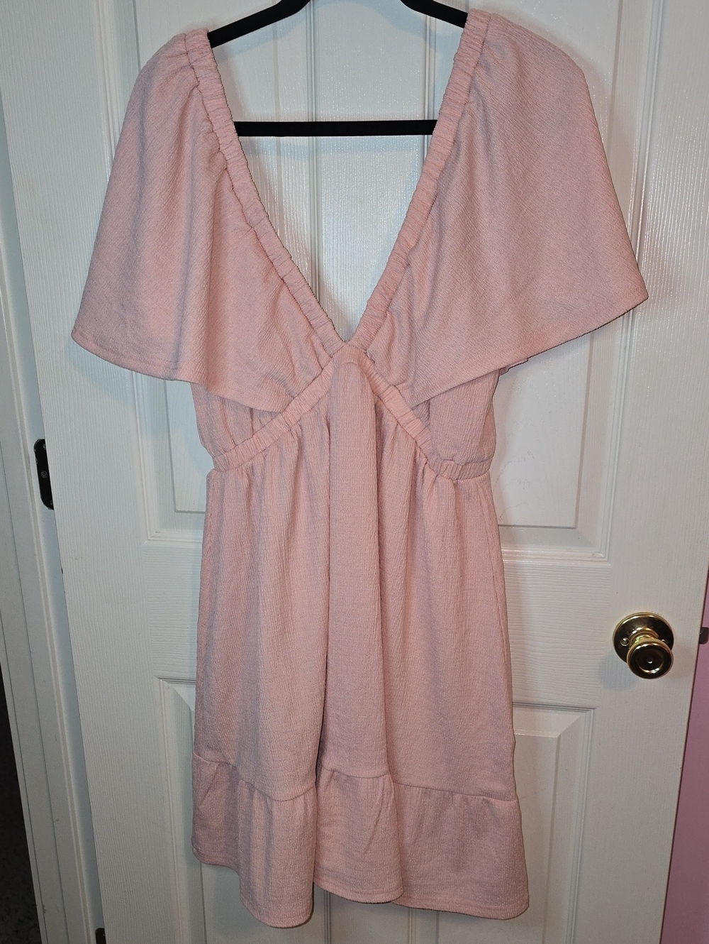 Women’s Pink Midi Dress with V-Neck and Ruffle Detail‎